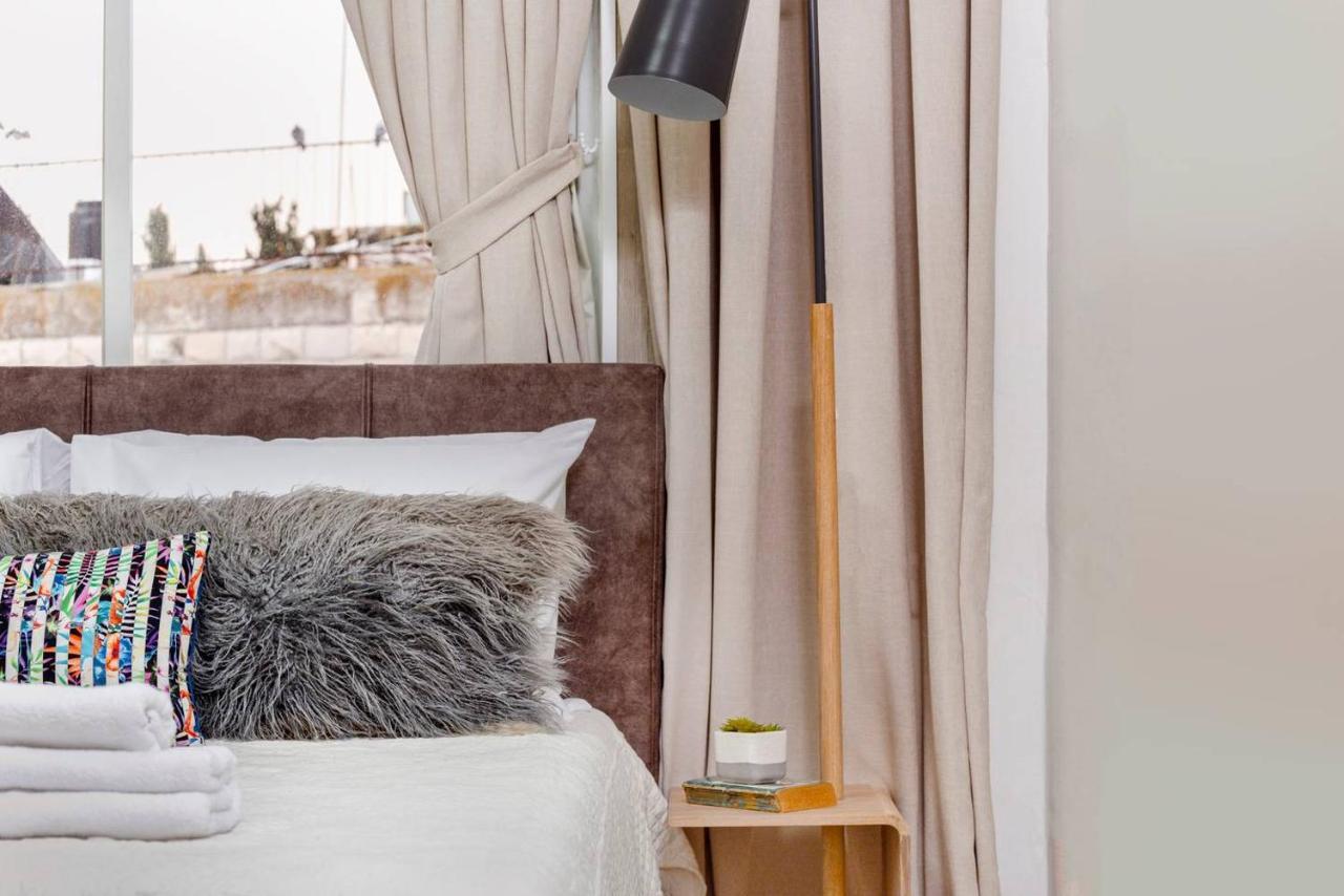 Authentic One Bedroom Apartment In City Center Jerusalem Exterior foto